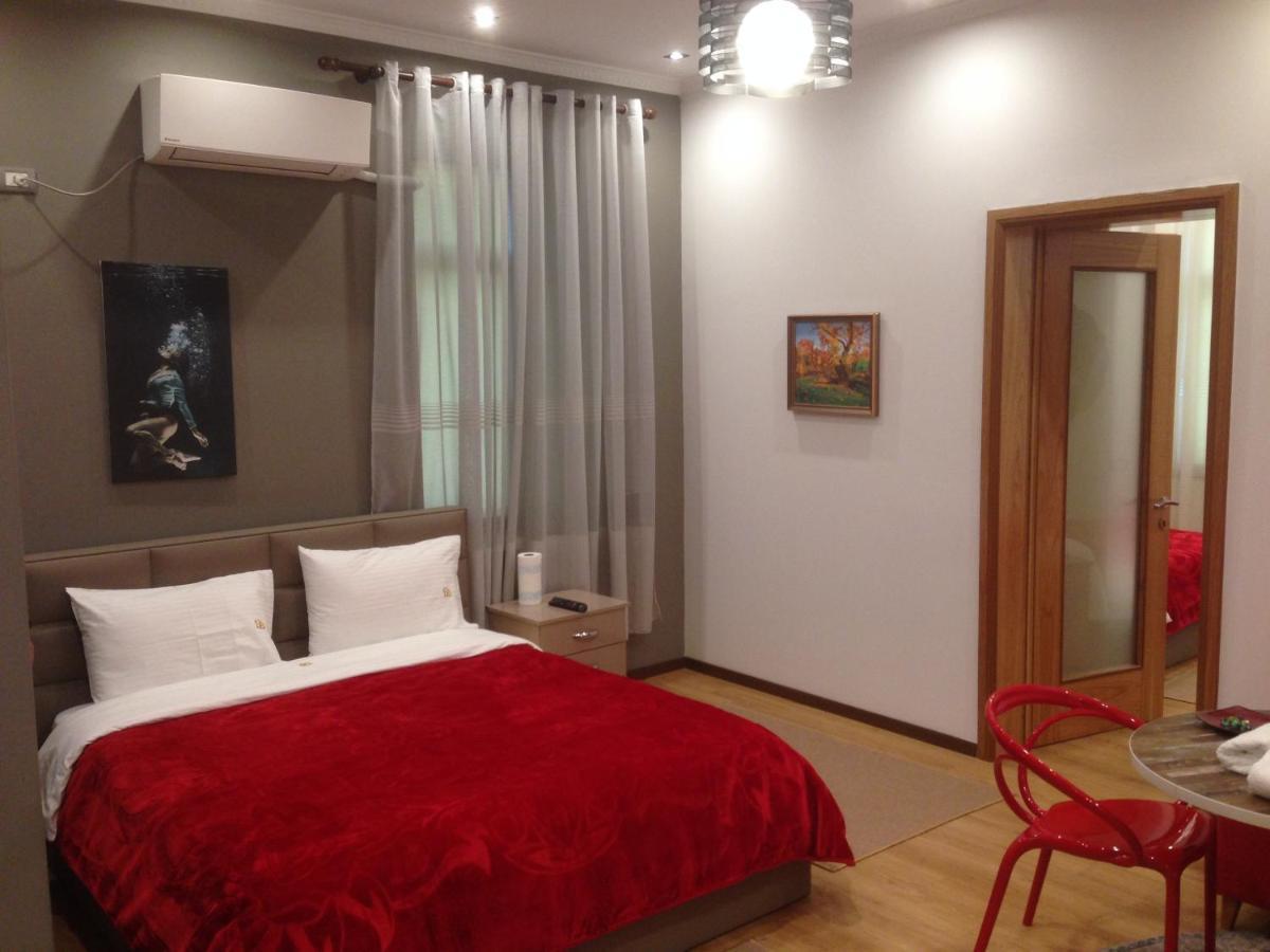 Hotel Bujtina Bicolli Korce Esterno foto