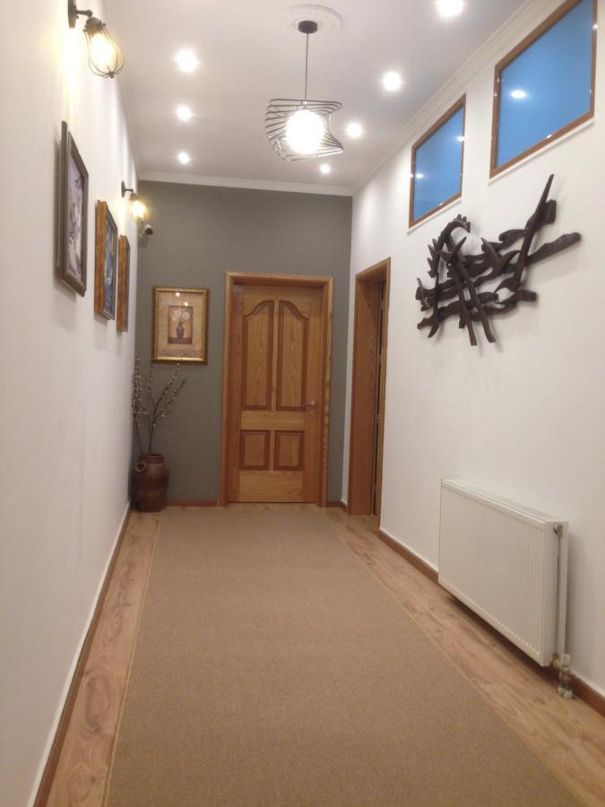 Hotel Bujtina Bicolli Korce Esterno foto