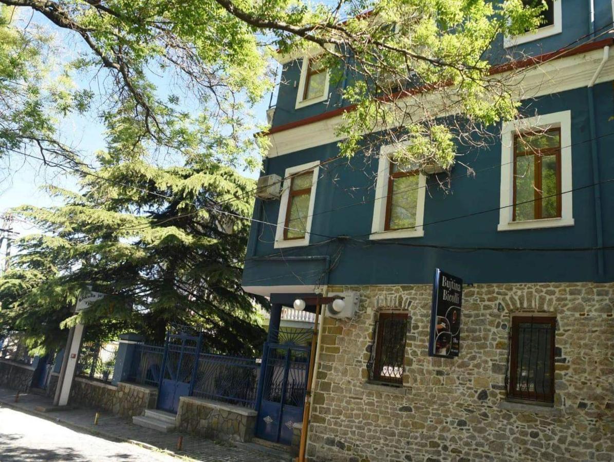 Hotel Bujtina Bicolli Korce Esterno foto
