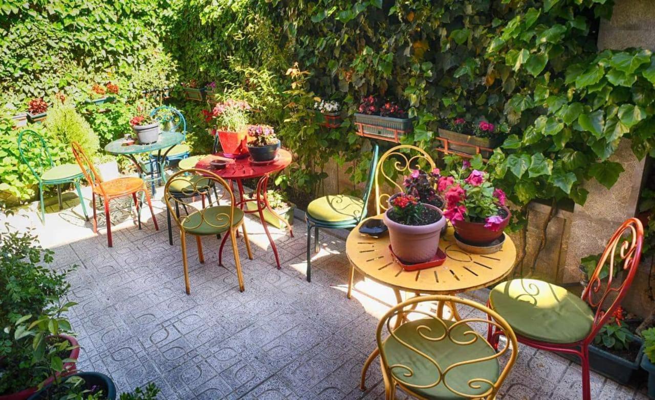Hotel Bujtina Bicolli Korce Esterno foto