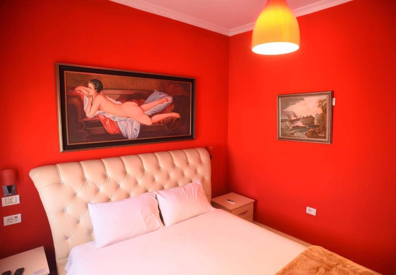 Hotel Bujtina Bicolli Korce Esterno foto