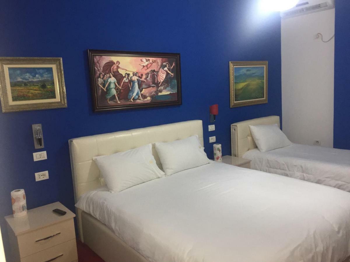 Hotel Bujtina Bicolli Korce Esterno foto