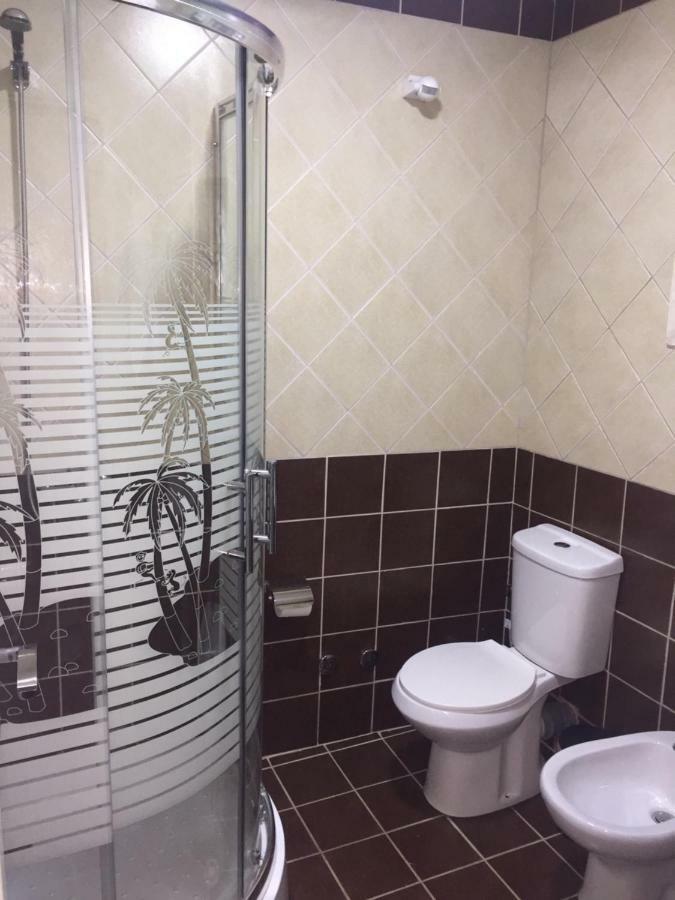 Hotel Bujtina Bicolli Korce Esterno foto